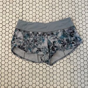 Lululemon Speed Up low rise short 2.5” size 6 Blue pattern